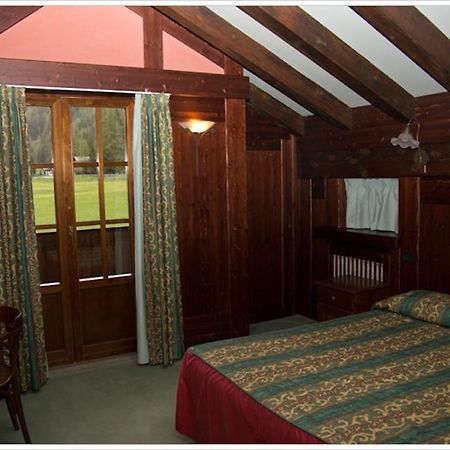 Hotel California Champoluc Esterno foto