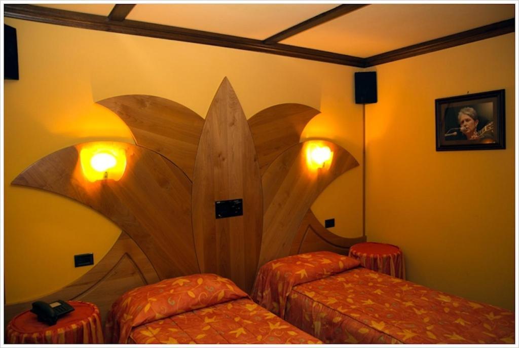 Hotel California Champoluc Esterno foto