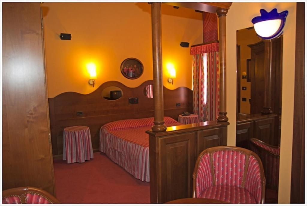 Hotel California Champoluc Esterno foto