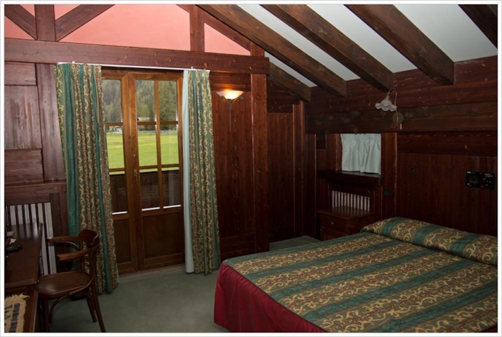 Hotel California Champoluc Esterno foto