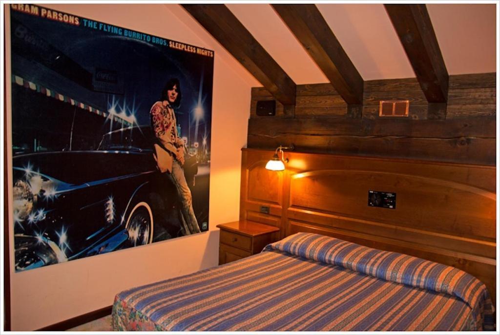 Hotel California Champoluc Esterno foto